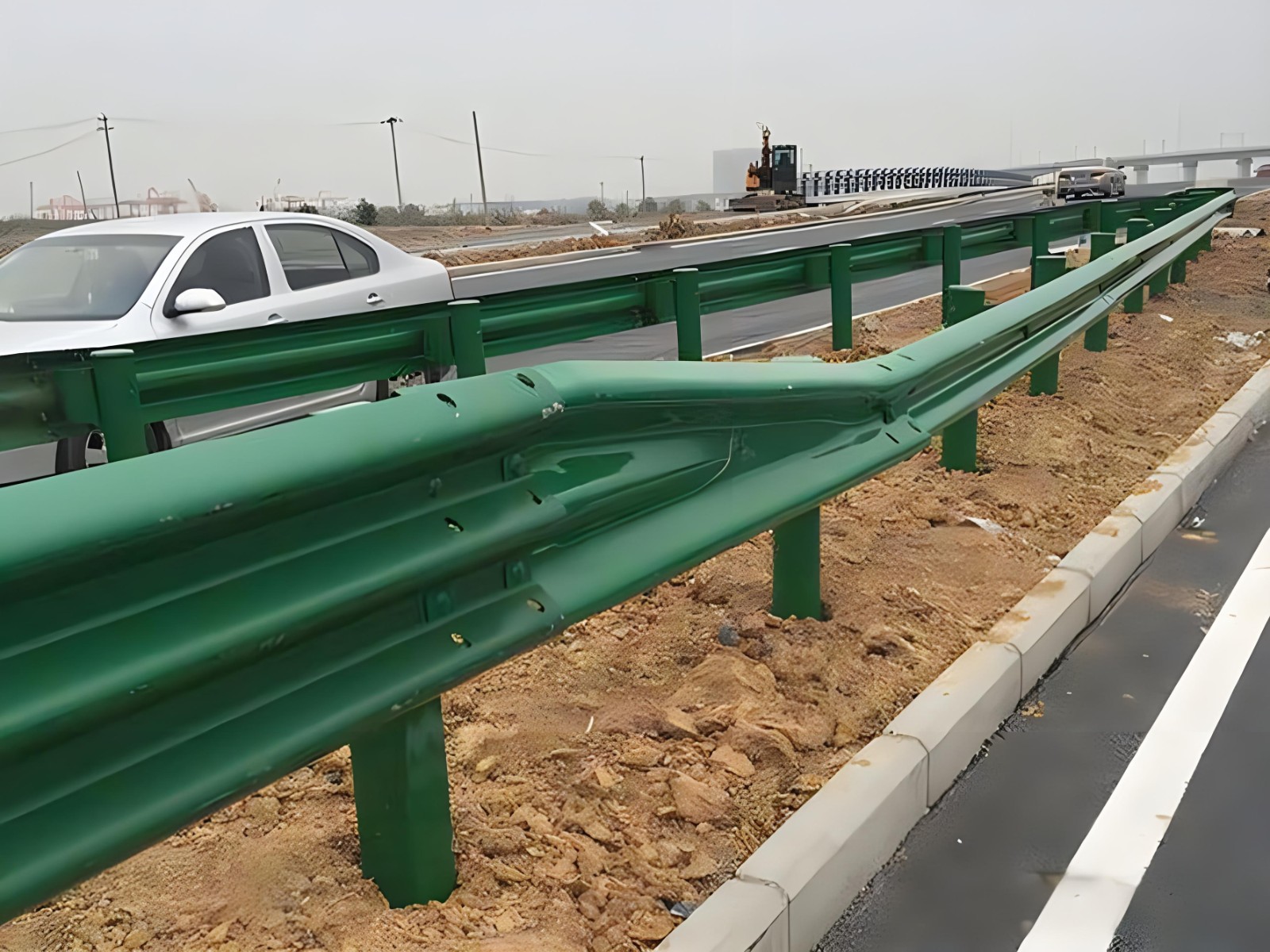 日照高速波形护栏板日常维护方案确保道路安全新举措